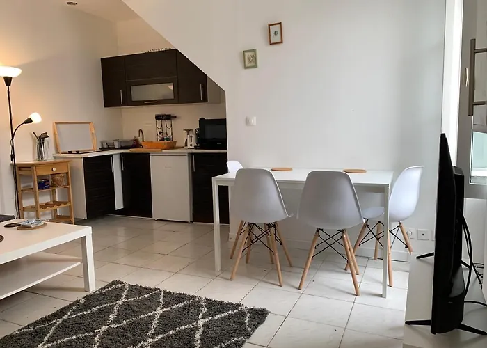 Centre, Pres Avenue De Verdun- Et Casino A 10 Mn A Pied- 4 Personnes -rdc *