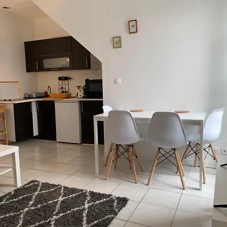 Centre, Pres Avenue De Verdun- Et Casino A 10 Mn A Pied- 4 Personnes -rdc *