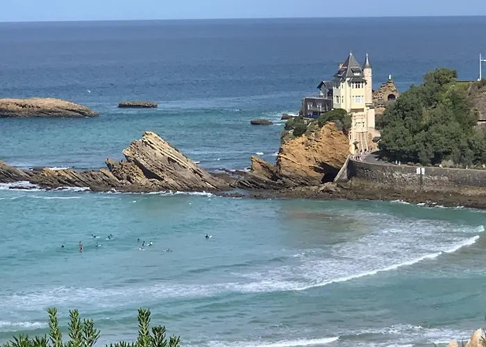 Centre, Près Avenue De Verdun- Et Casino à 10 Mn à Pied- 4 Personnes -rdc * Biarritz