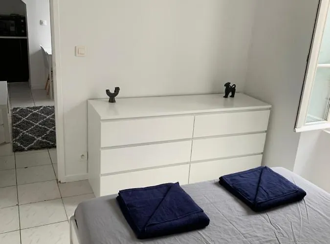 Centre, Près Avenue De Verdun- Et Casino à 10 Mn à Pied- 4 Personnes -rdc