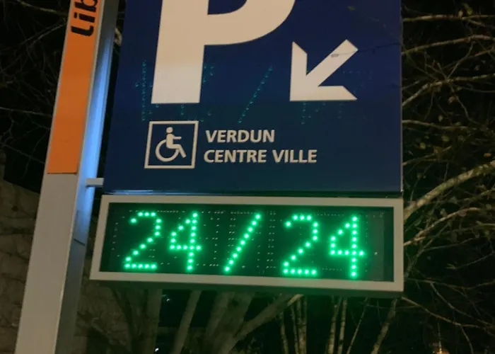 Centre, Près Avenue De Verdun- Et Casino à 10 Mn à Pied- 4 Personnes -rdc Appartamento