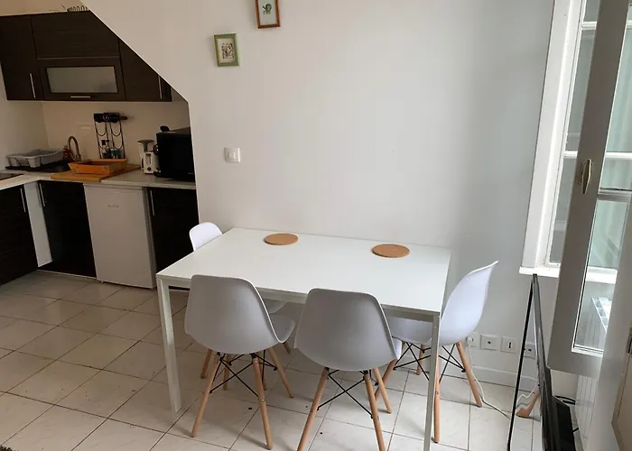 Centre, Près Avenue De Verdun- Et Casino à 10 Mn à Pied- 4 Personnes -rdc Appartamento *